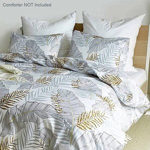 NWOT Queen Duvet Set!